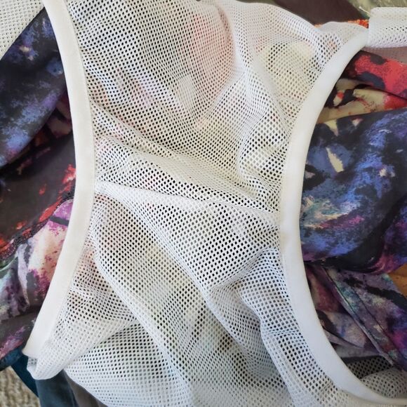 Urban Outfitters Men's Swim Trunks Size Medium Multicolor Abstract Graffiti - Picture 11 of 11